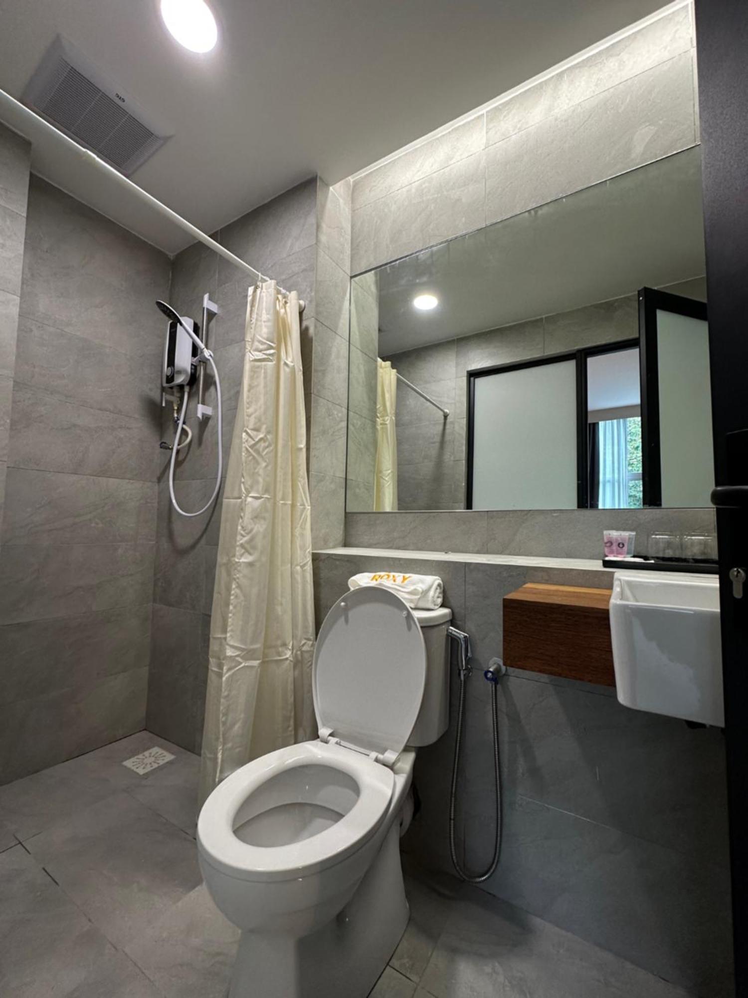 Roxy Hotel Aiman Kuching Buitenkant foto